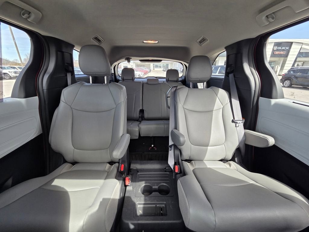 2025 Toyota Sienna XLE