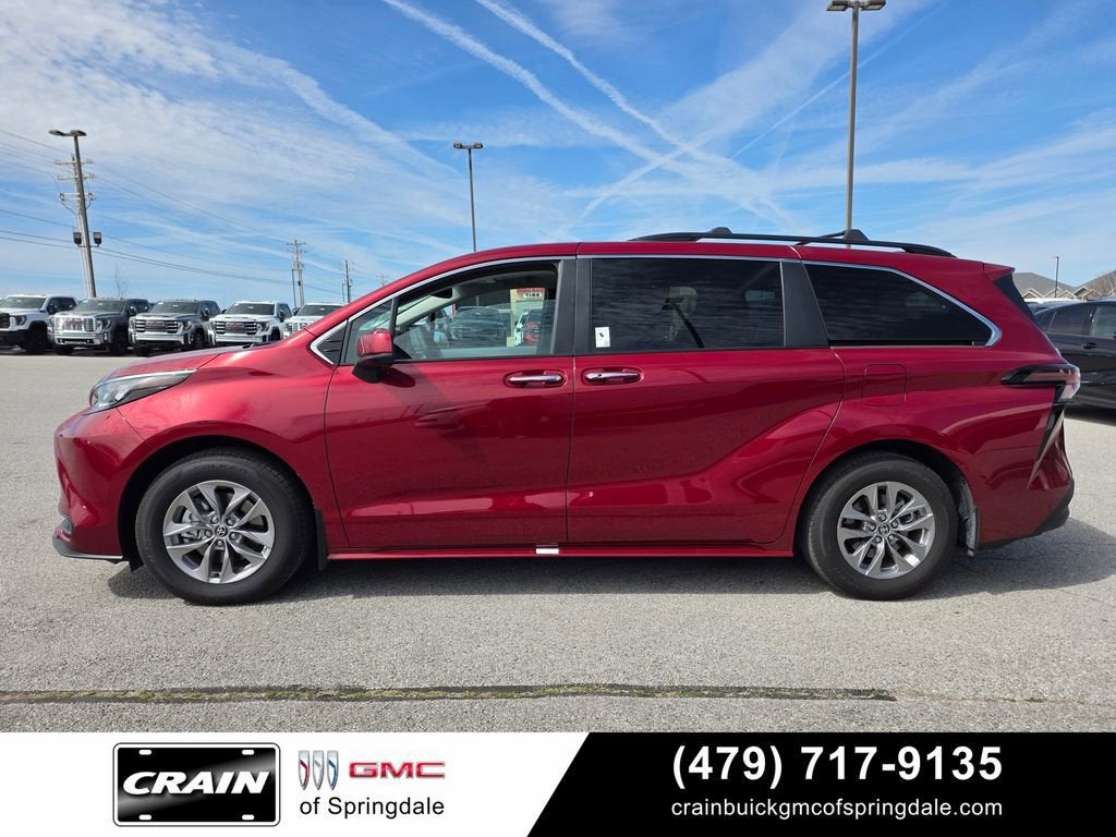 2025 Toyota Sienna XLE