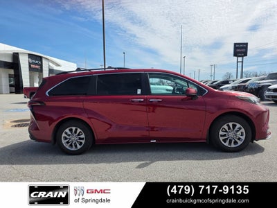2025 Toyota Sienna XLE