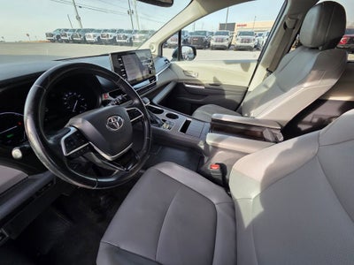 2022 Toyota Sienna XLE