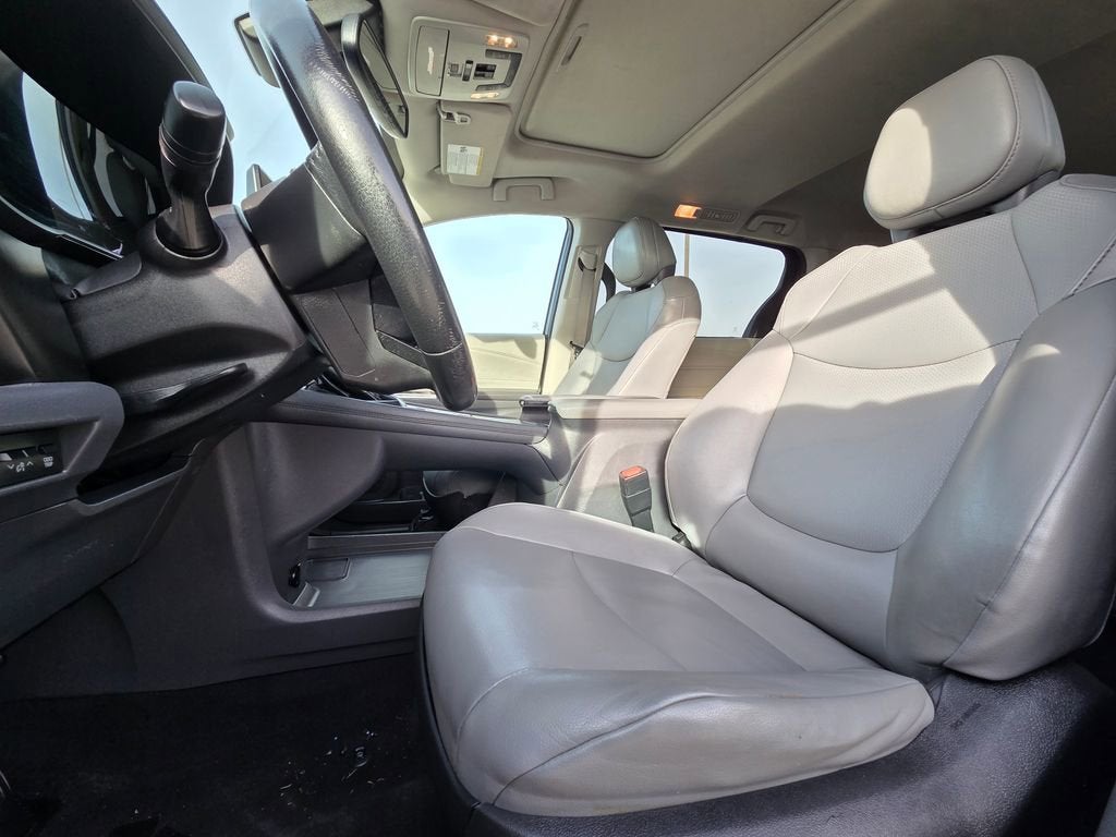 2022 Toyota Sienna XLE