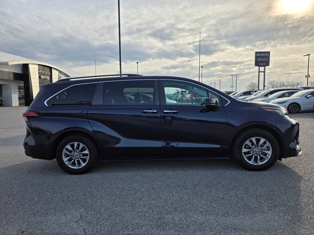 2022 Toyota Sienna XLE