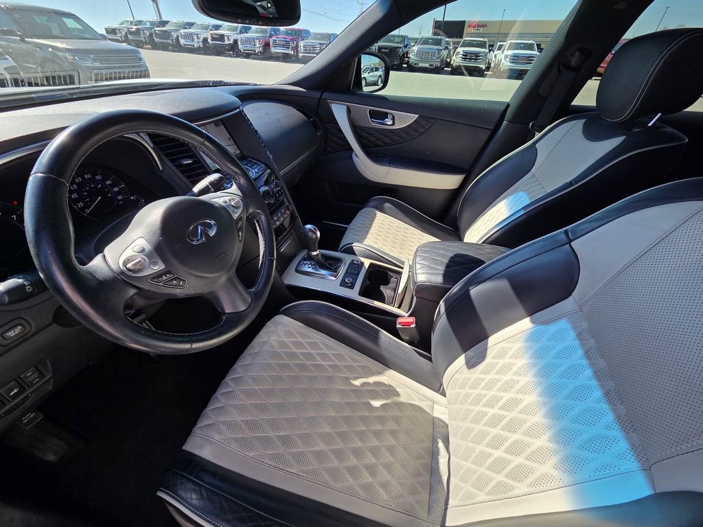 2017 INFINITI QX70 4DR RWD