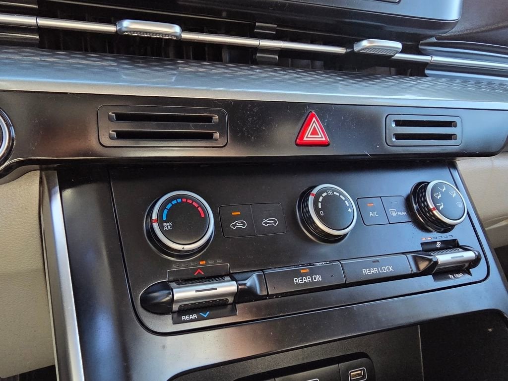 2022 Kia Carnival LX