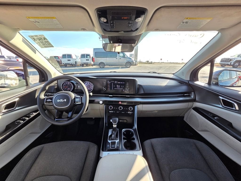 2022 Kia Carnival LX