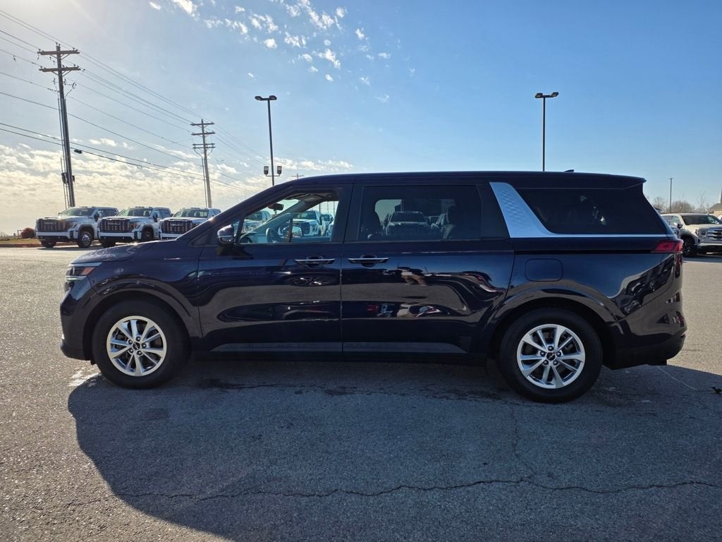 2022 Kia Carnival LX