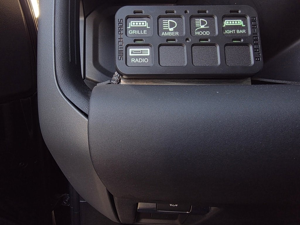 2024 Land Rover Defender X-Dynamic SE