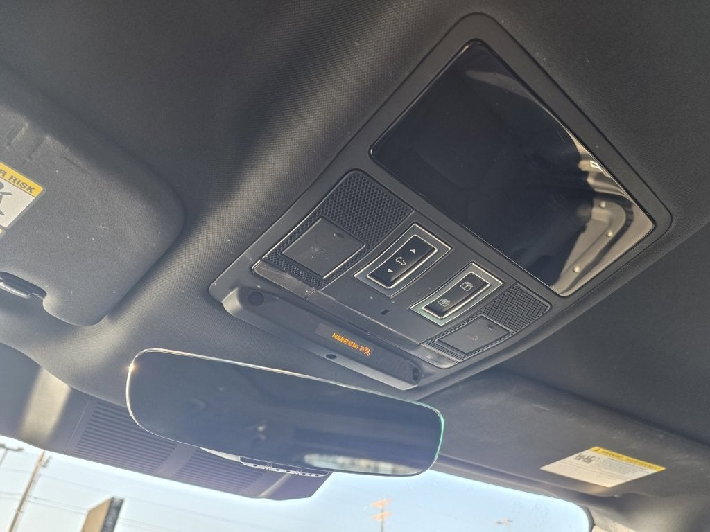 2024 Land Rover Defender X-Dynamic SE