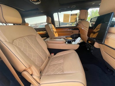 2022 Jeep Grand Wagoneer Series III