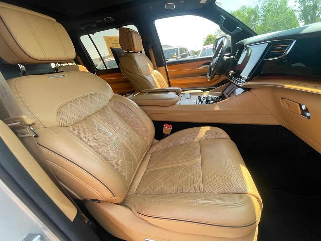 2022 Jeep Grand Wagoneer Series III