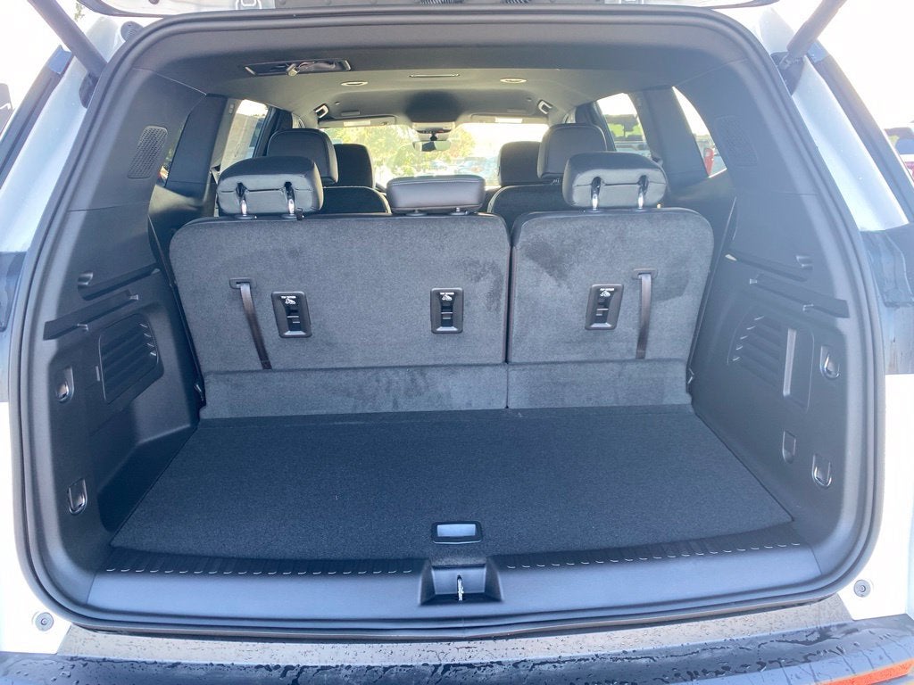 2027 GMC Acadia AT4