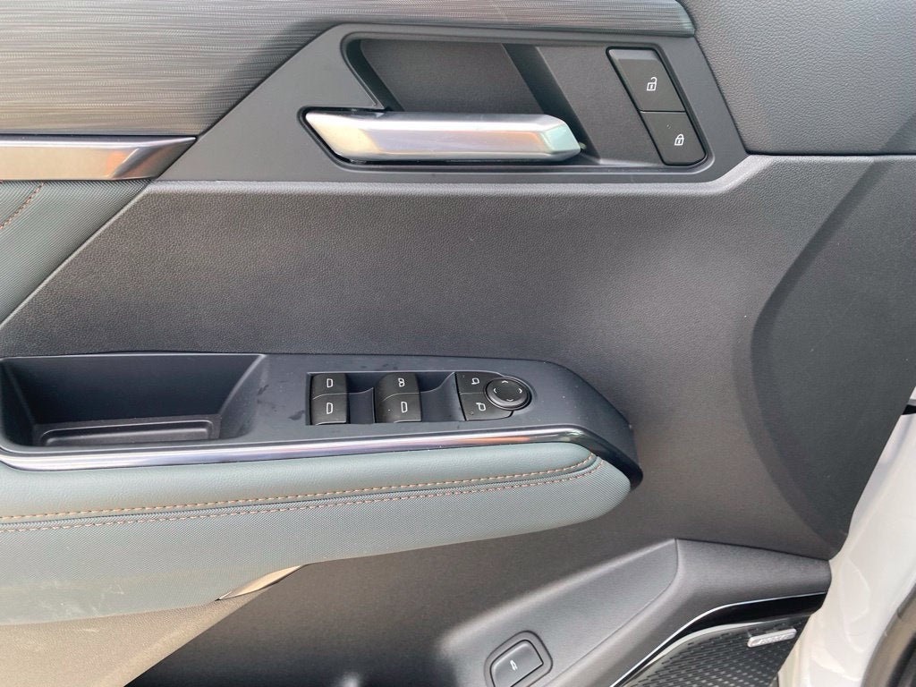 2027 GMC Acadia AT4