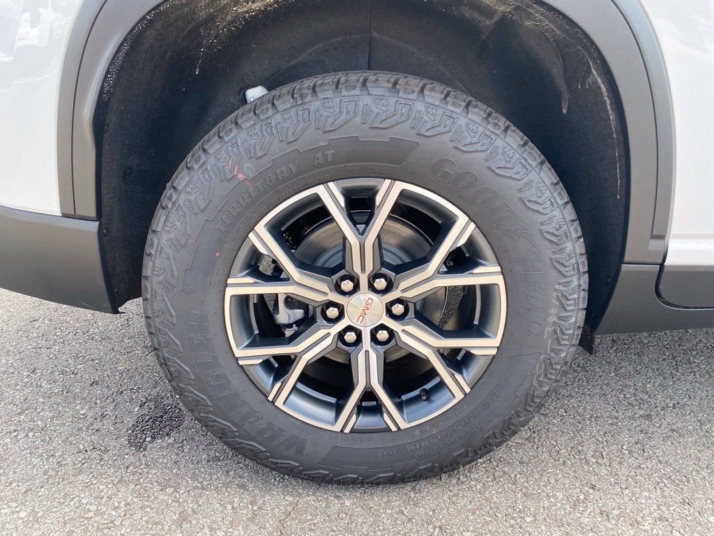 2027 GMC Acadia AT4