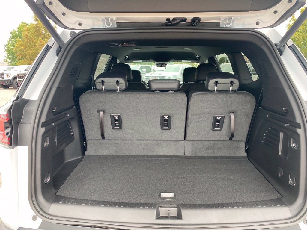 2027 GMC Acadia AT4