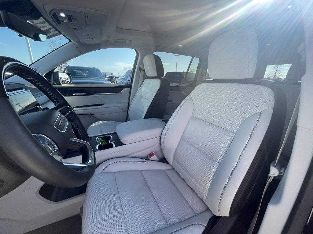 2024 GMC Acadia Denali