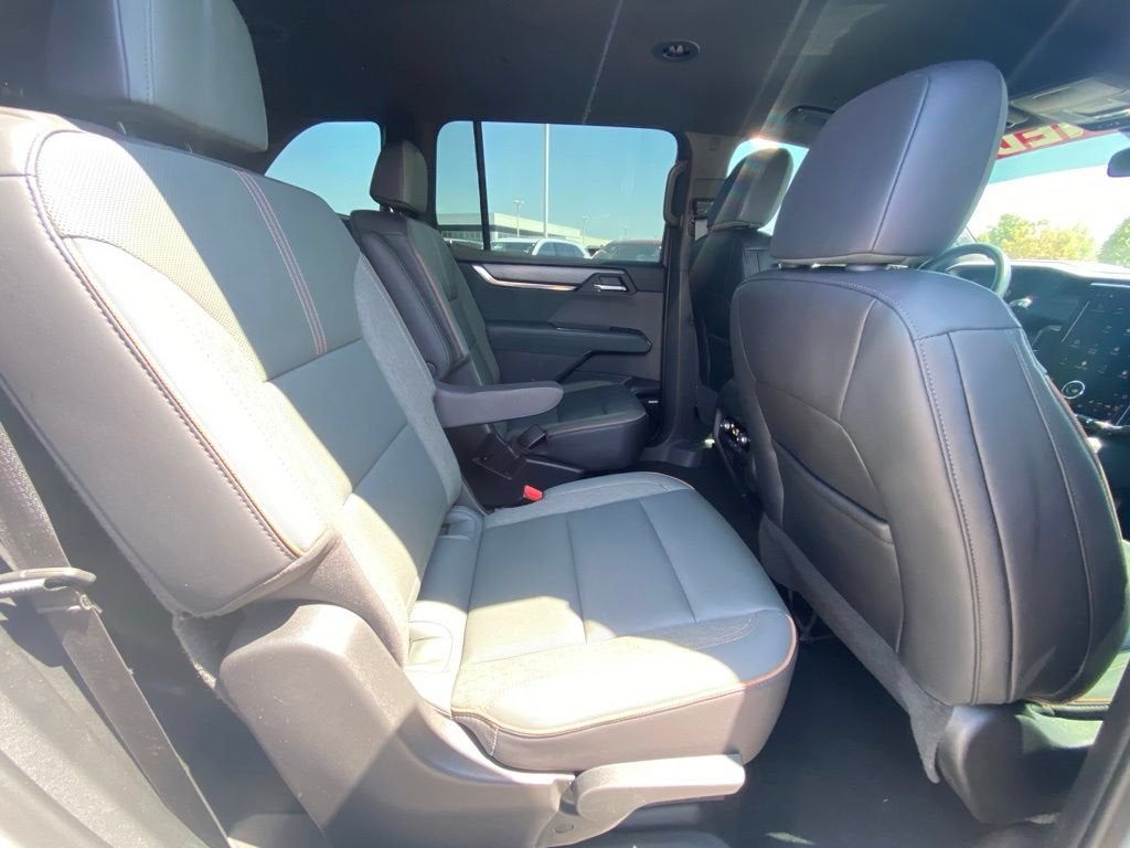 2025 GMC Acadia AT4