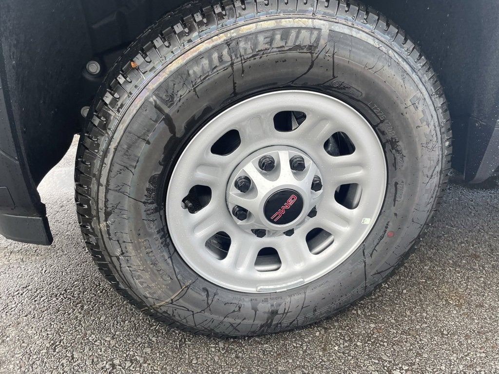 2025 GMC Sierra 2500 HD Pro