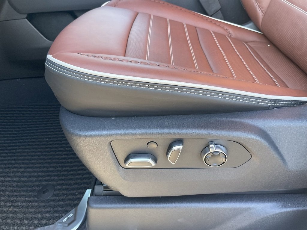 2026 GMC Sierra 3500 HD Denali Ultimate DRW