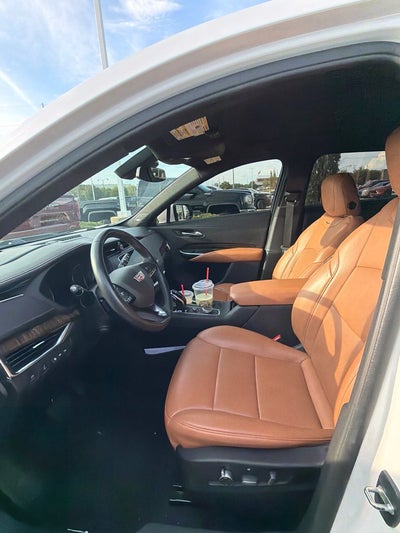 2022 Cadillac XT4 FWD Premium Luxury
