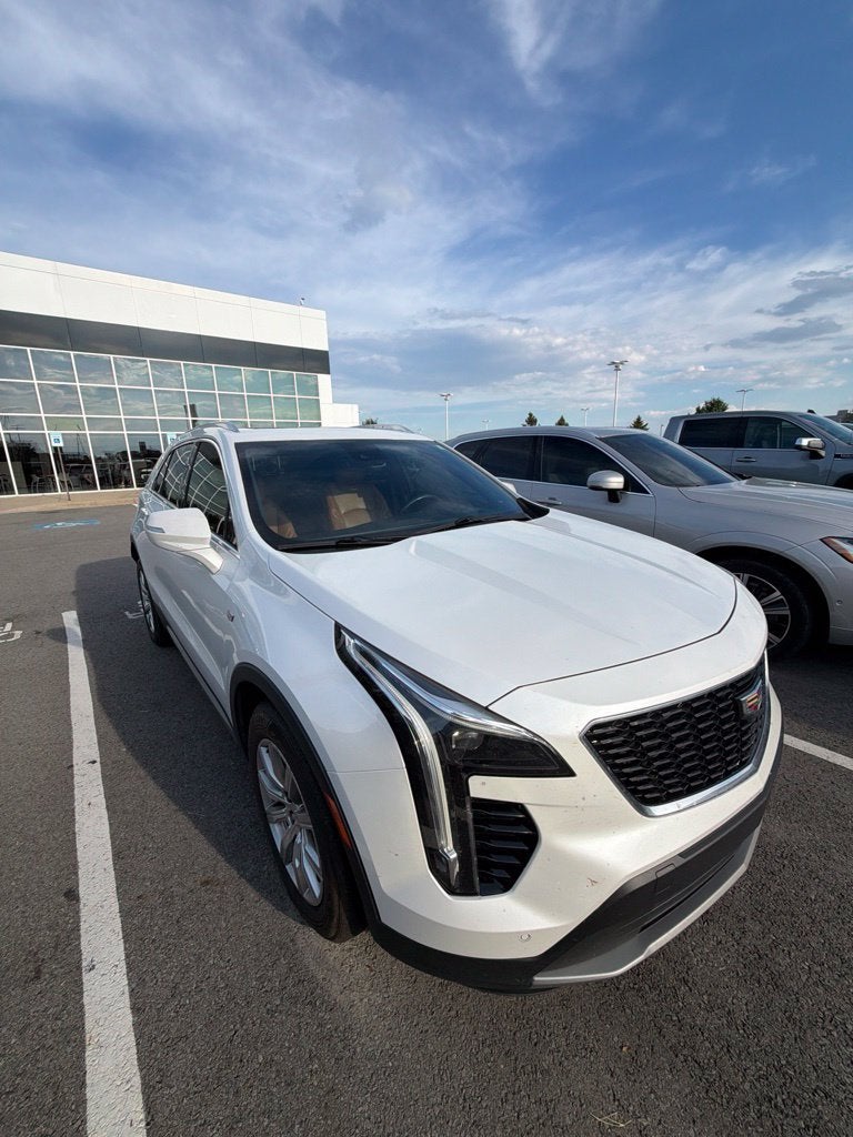 2022 Cadillac XT4 FWD Premium Luxury