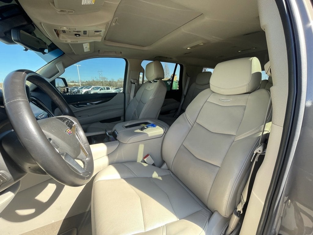 2019 Cadillac Escalade Luxury