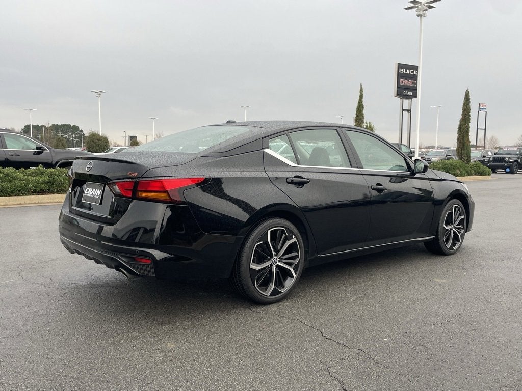 2025 Nissan Altima SR