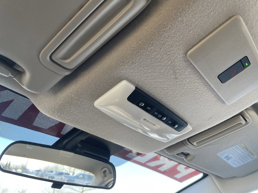 2023 Nissan Versa SR