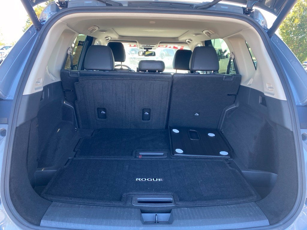 2025 Nissan Rogue Platinum