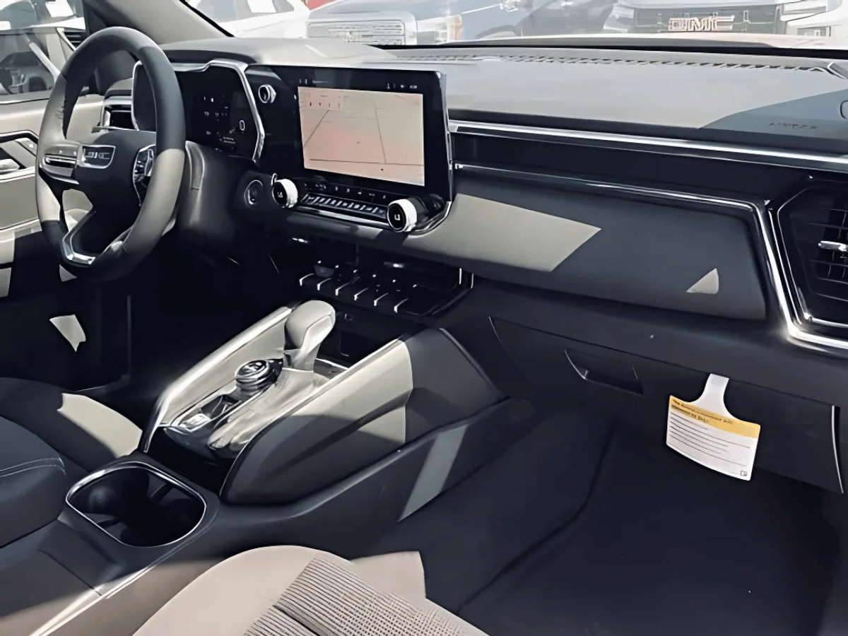 GMC Canyon interior