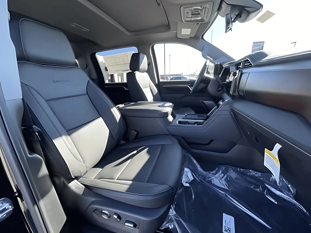 GMC Sierra 1500 interior