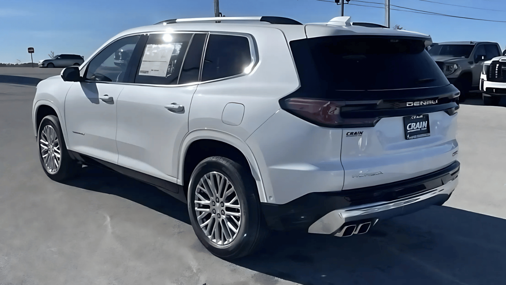 Side View of the 2025 GMC Acadia